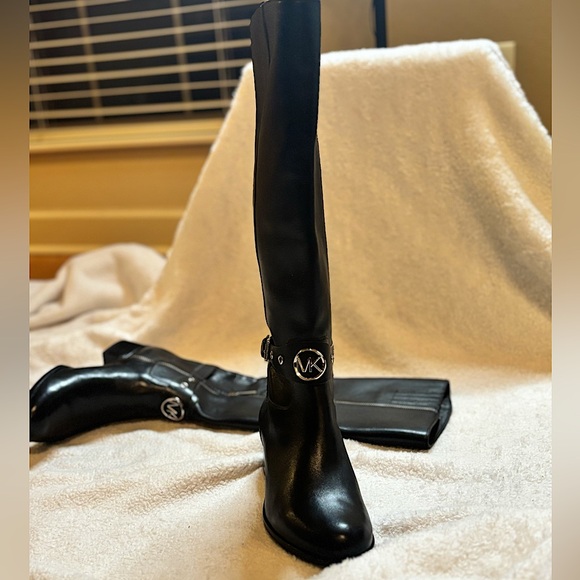 Micheal Kors Knee High Boots - Picture 1 of 4